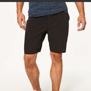 Lululemon Pace Breaker Short 8.5" Swim
Black size M shorts summer athletic